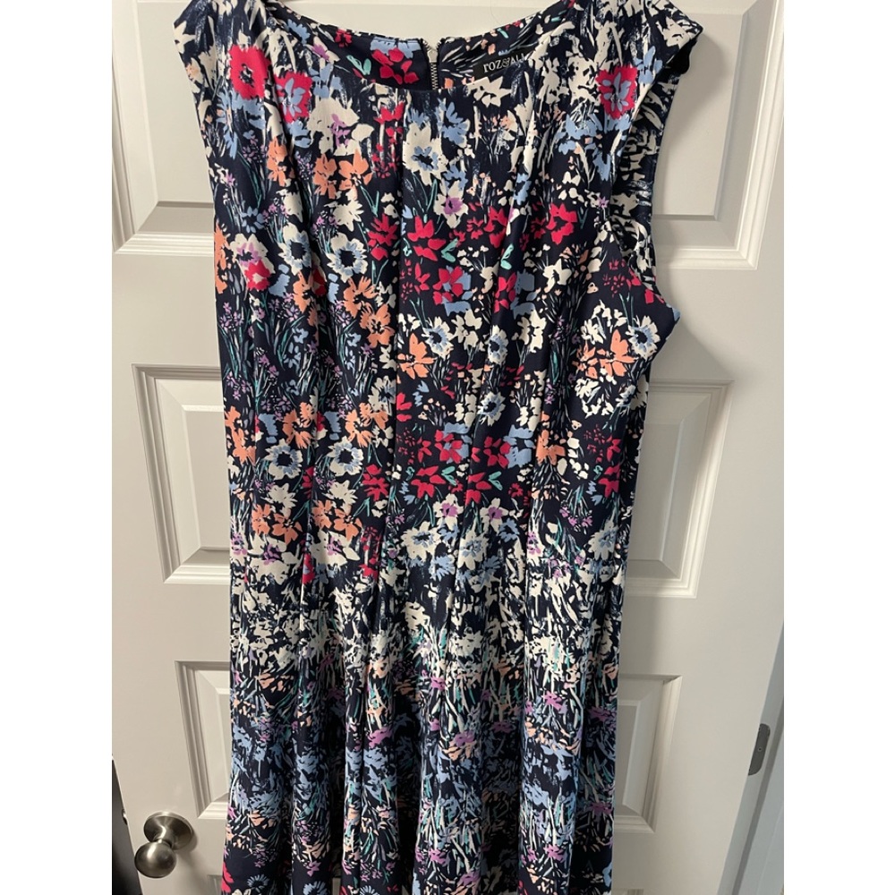 Roz&Ali size 16 A line dress with lots of color